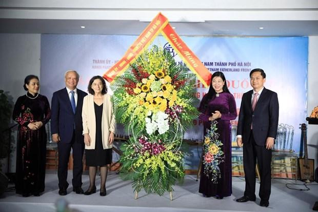 河内市领导会见出席世界和平理事会第22届代表大会的代表。