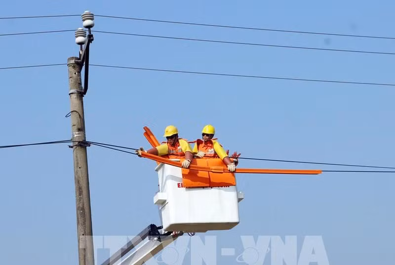 附图：兴安省实现电力系统管理现代化。