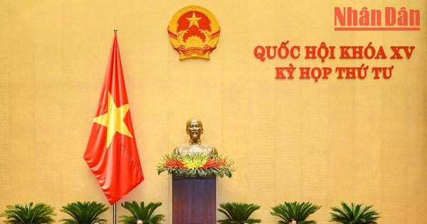 国会开展质询和解答质询活动，涉及许多重要问题。（维玲、登科、水原 摄）