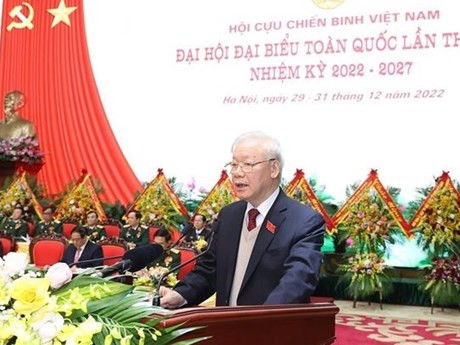 阮富仲总书记在会议上发表讲话。