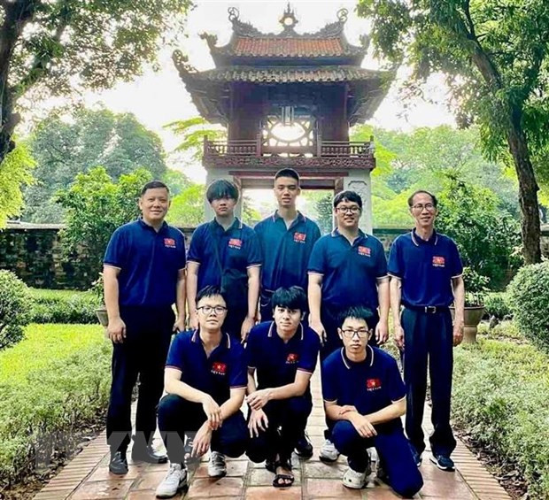  六名学生全部获奖。