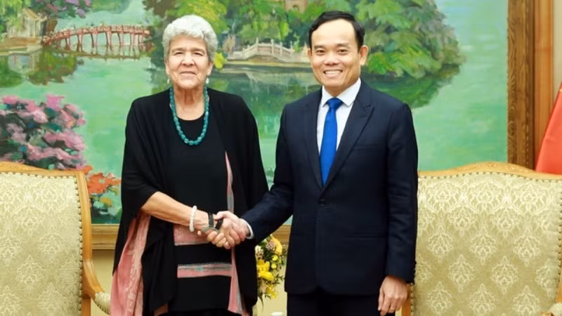 越南政府副总理陈流光会见美国商务部副部长玛丽莎·拉戈。