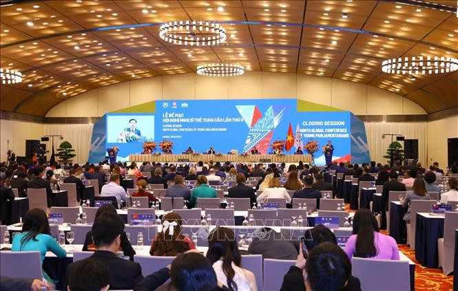 第九届全球青年议员大会闭幕式。