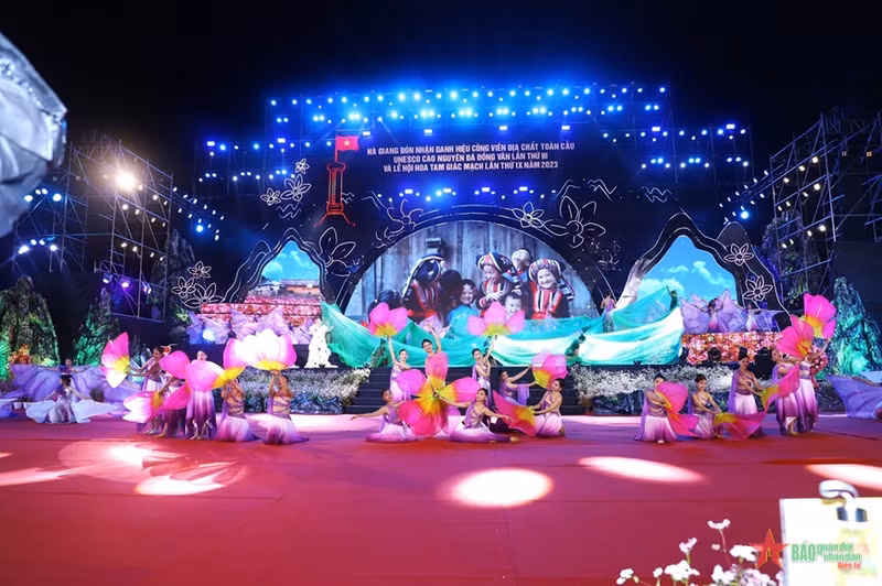 活动上的艺术表演节目。（图片来源：人民军队报）