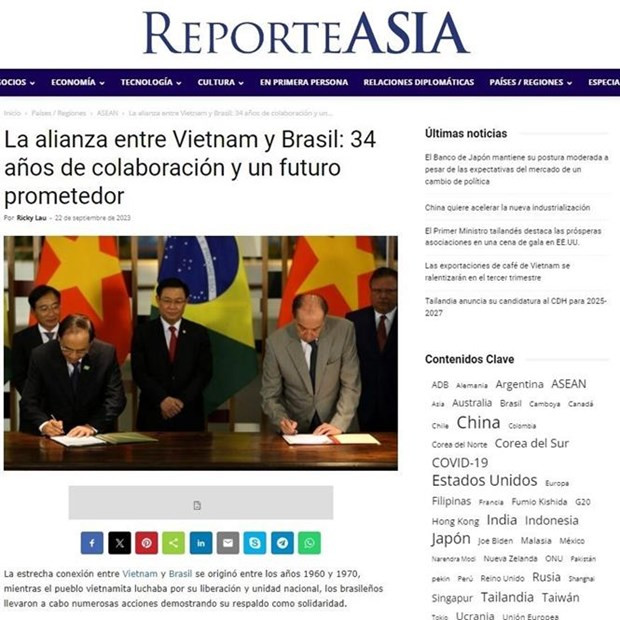 Ricky Lau作者在网站reporteasia.com上刊登的文章中所做出的评价。（图片来源：越通社）