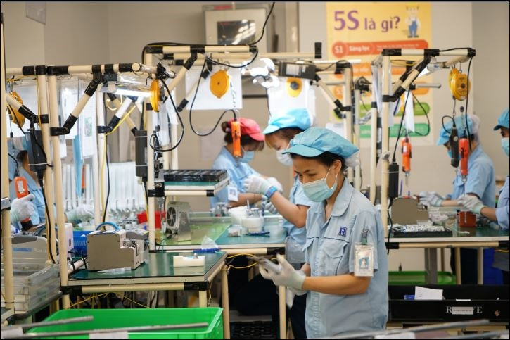 附图：加工制造业在首都河内经济结构中占有重要地位。