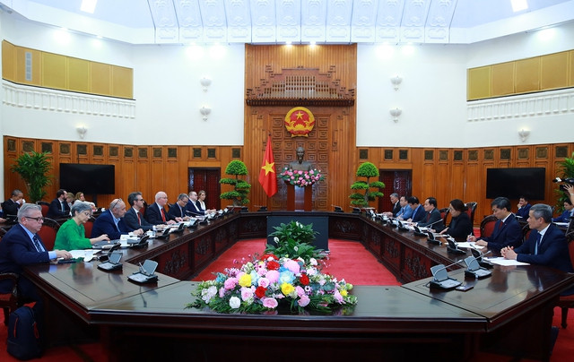 越南政府副总理陈流光会见欧洲议会人权小组委员会主席。