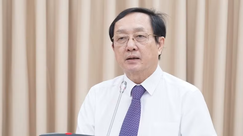 科技部部长黄成达发表讲话。