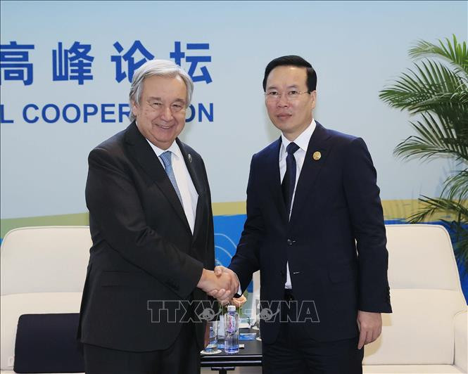 越南国家主席武文赏会见联合国秘书长安东尼奥·古特雷斯。（图片来源：VGP）
