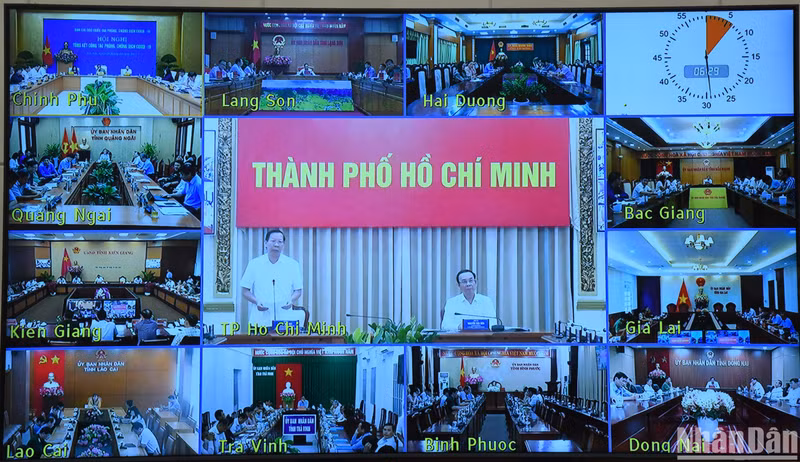 会议以线上方式举行，设在政府总部的会议主会场与全国23个省市分会场连线。（陈海 摄）