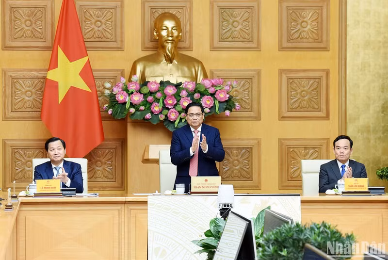 政府总理范明正会见2023年至2026年任期越南驻外使团团长。