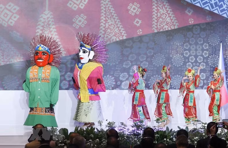 庆祝AIPA-44开幕式的文艺表演节目。