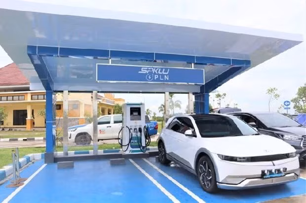 印度尼西亚电动汽车充电站。（图片来源：The Tempo）