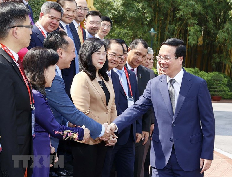 越南国家主席武文赏会见出席2023年口腔医学学术研讨会暨展览会的国内外专家学者代表。（图片来源：越通社）