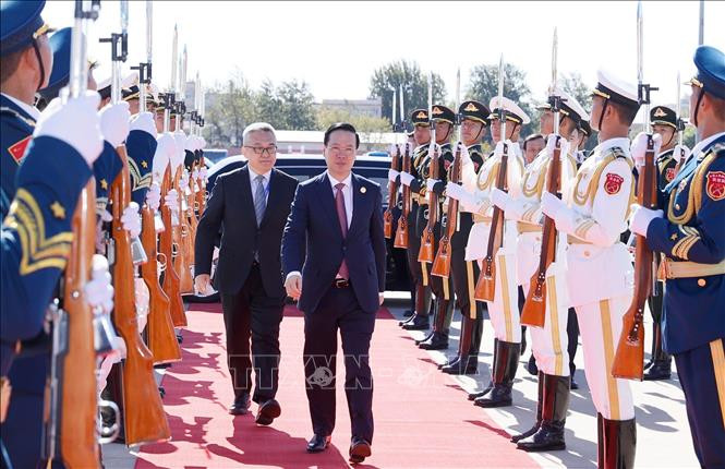 越南国家主席武文赏欢送仪式在北京国际机场举行。（图片来源：越通社）