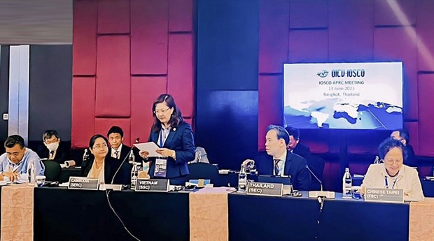 越南国家证券委员会主任武氏真芳发表讲话。（图片来源：越南国家证券委员会）