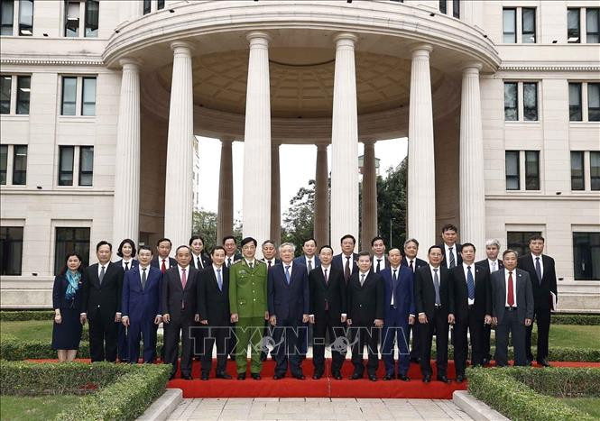与会代表合影。
