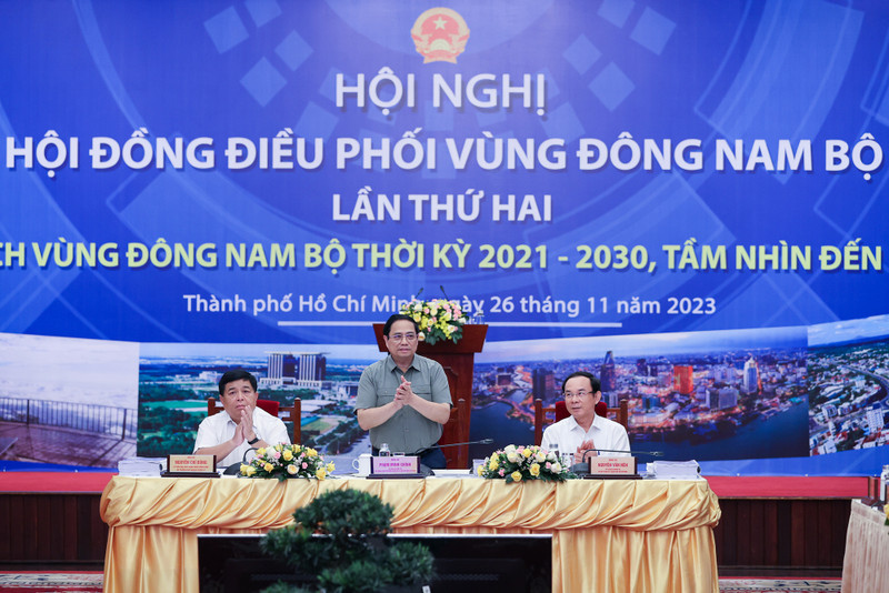 政府总理范明正主持会议。（图片来源：VGP）