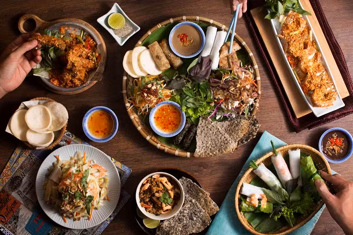 附图：美食提升越南旅游业的吸引力。