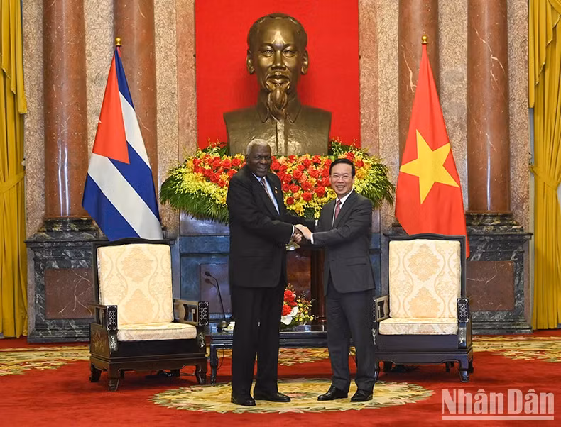 越南国家主席武文赏会见古巴全国人民政权代表大会（国会）主席埃斯特万•拉索•埃尔南德斯。（维玲 摄）