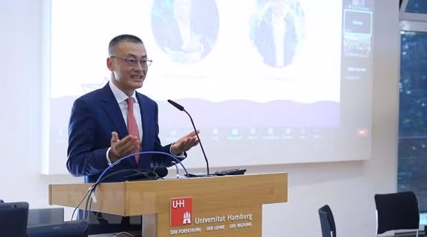 武光明大使在研讨会上发言。（图片来源：越通社）