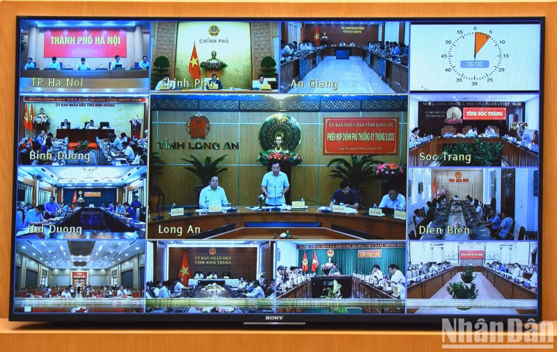 政府与63个省市视频会议。