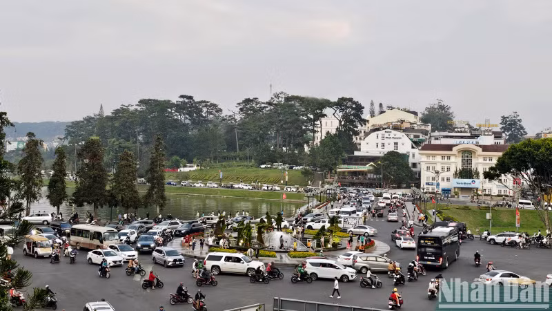 市中心的热闹气氛。