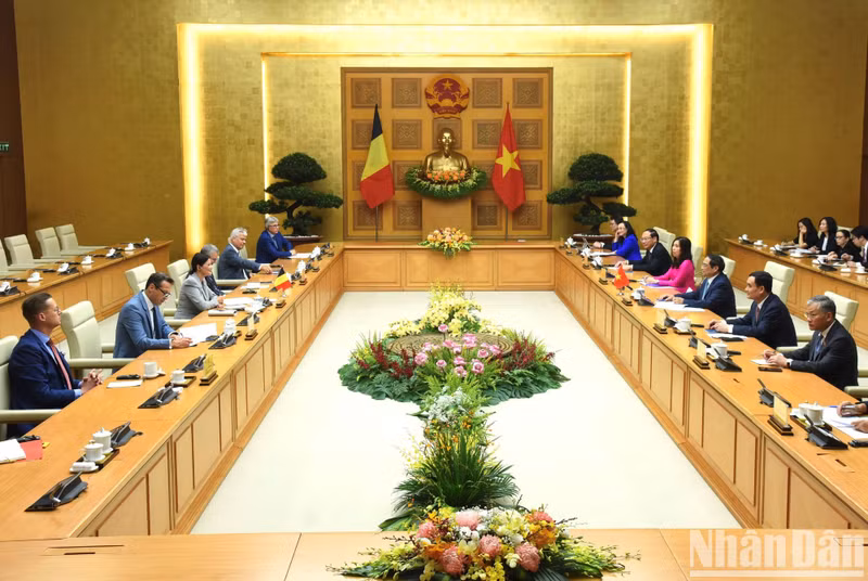 会见场景。 会见场景。