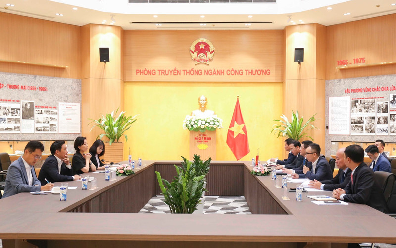 会谈场景。（图片来源：moit.gov.vn）