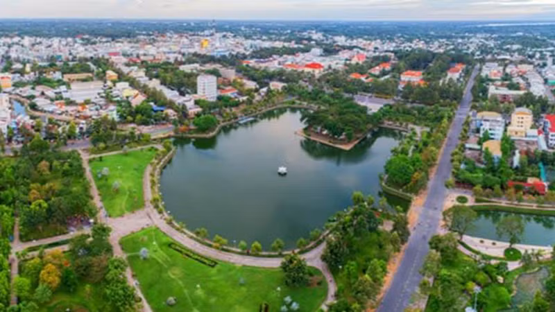 同塔省高领市一角。