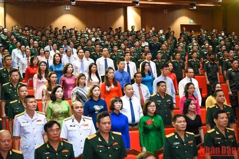 代表和学员们。