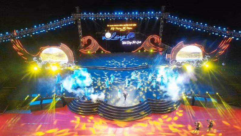 艺术活动场景。