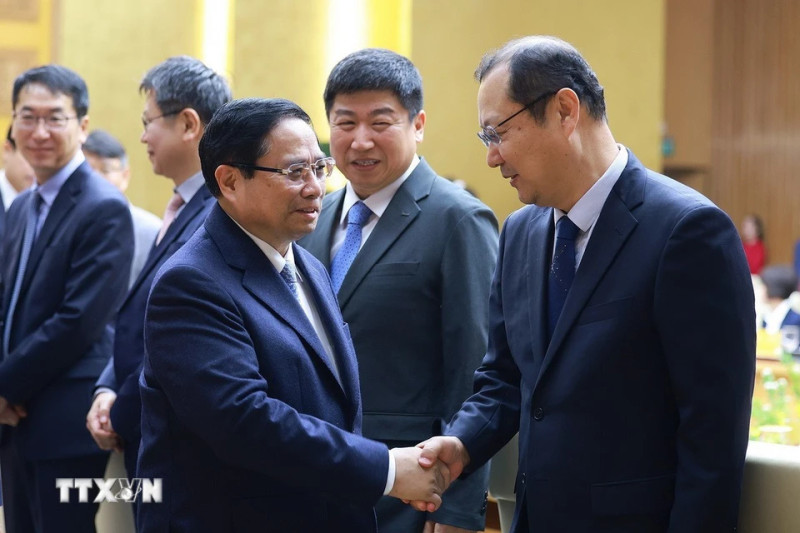 范明正总理和韩国企业代表。