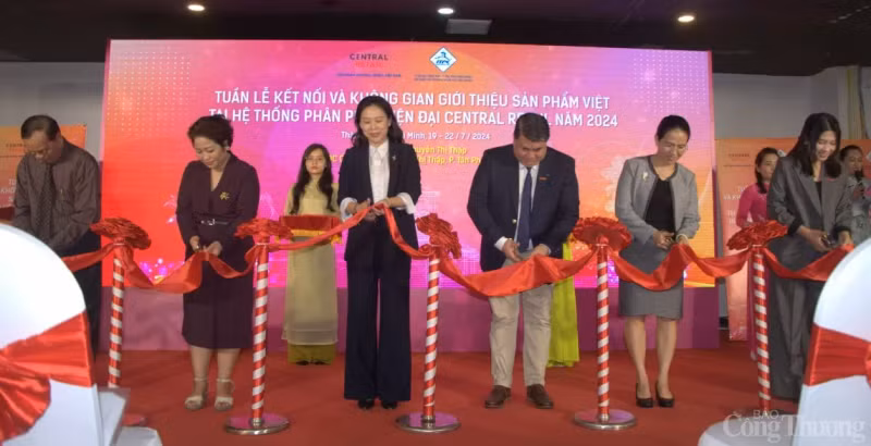 各位代表出席开幕式。（图片来源：moit.gov.vn）