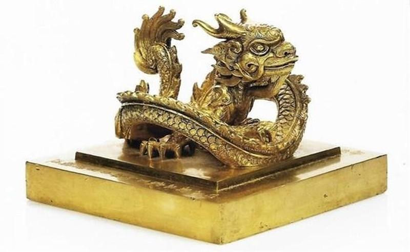 金印“皇帝之宝”。