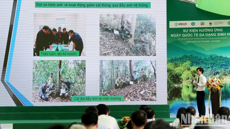 武光国家公园代表在活动上介绍关于生物多样性保护工作的信息。