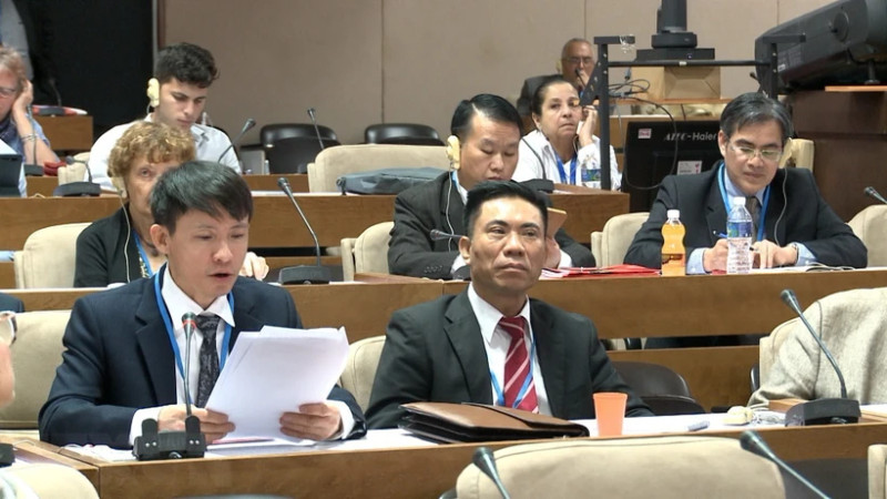 越南真理国家政治出版社副社长、副总编辑武文小出席会议。（图片来源：越通社）