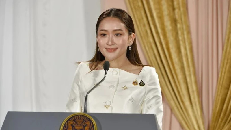 泰国新总理佩通坦·钦那瓦2024年8月18日在泰国曼谷举行的新闻发布会上发表讲话。（图片来源：越通社）