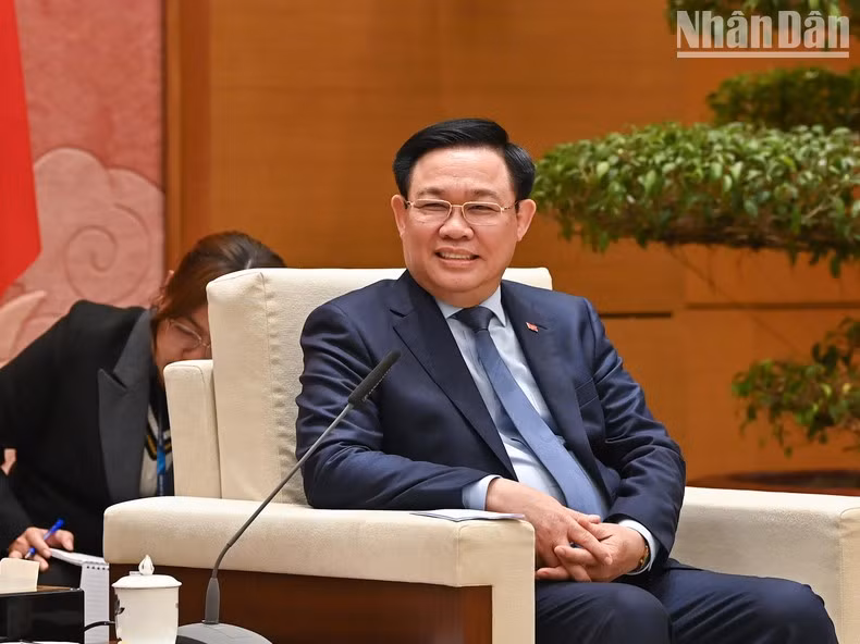 国会主席王廷惠在会见中发言。