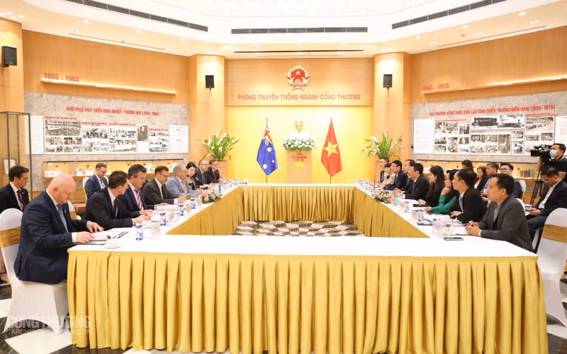 会议场景。（图片来源：工贸杂志）