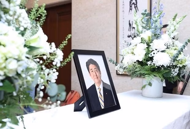 日本驻越大使馆为日本前首相安倍晋三国设置吊唁簿。