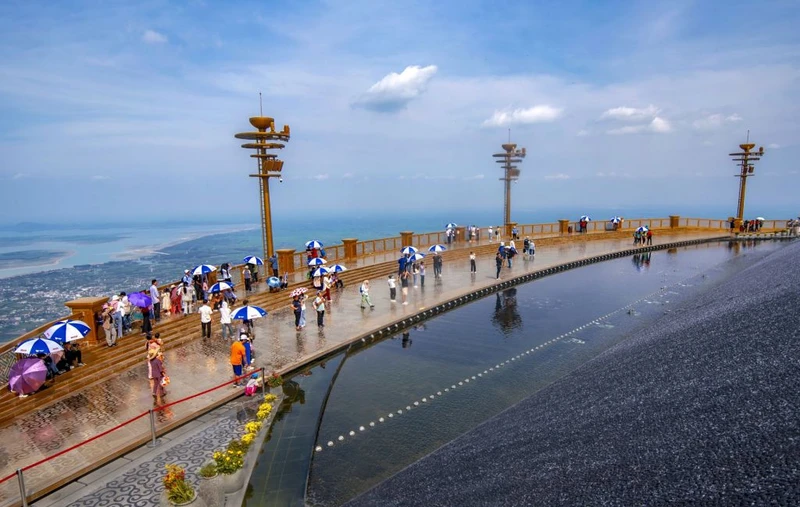 西宁省黑婆山。