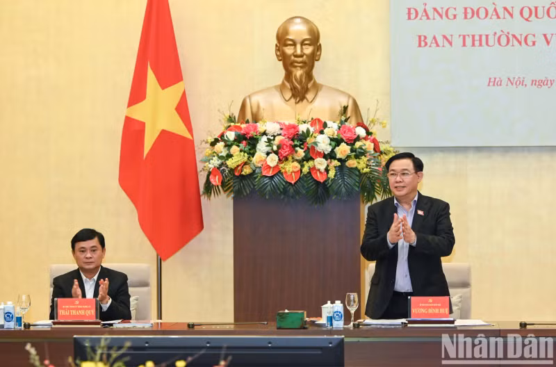 国会主席王廷惠主持会议。