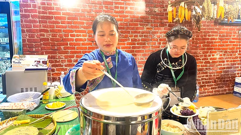 参加2024年西贡旅游美食节的各地美食。