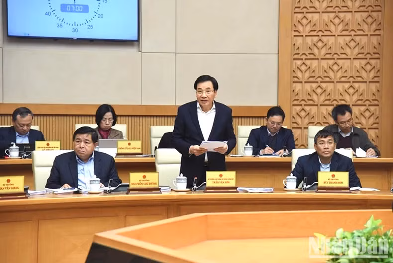 越南政府办公厅主任陈文山发表将。 越南政府办公厅主任陈文山发表将。