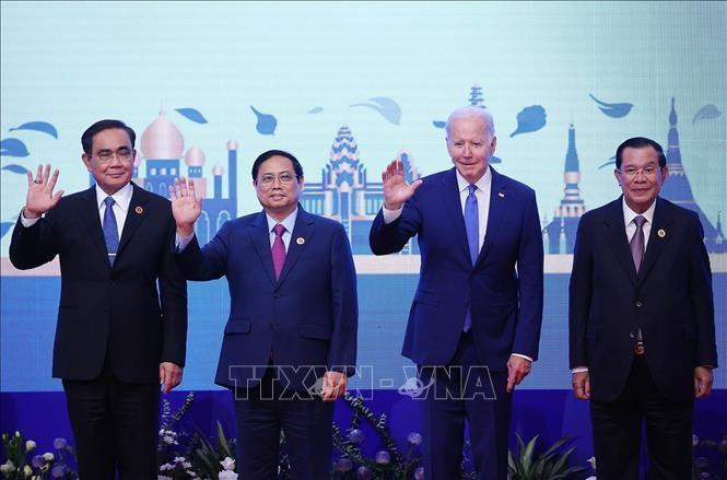 东盟各国领导和美国总统乔·拜登。（图片来源：越通社）