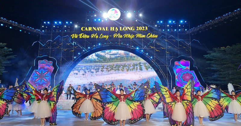 2023年下龙狂欢节开幕式上的表演节目。