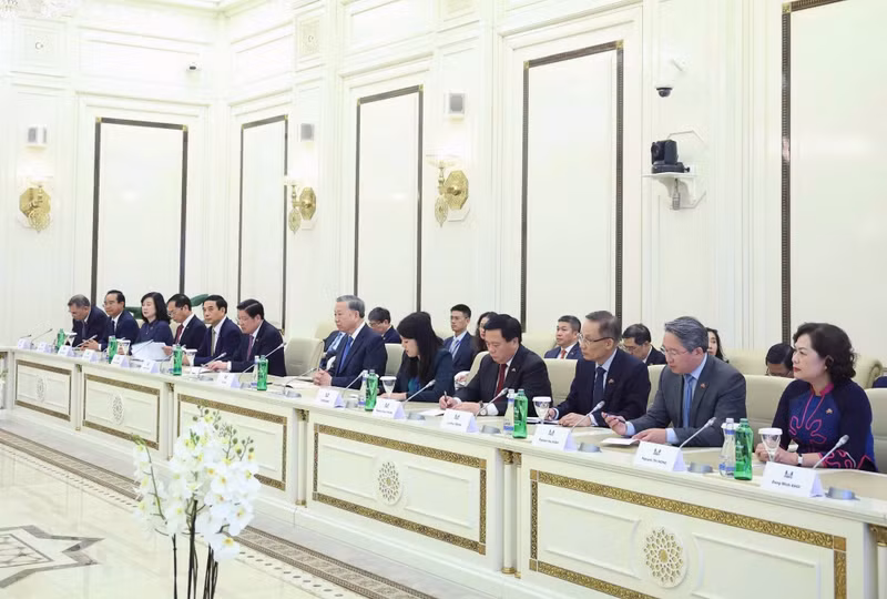 越共中央总书记苏林会见阿塞拜疆国民议会议长萨黑巴·加法罗娃【组图】 ảnh 1
