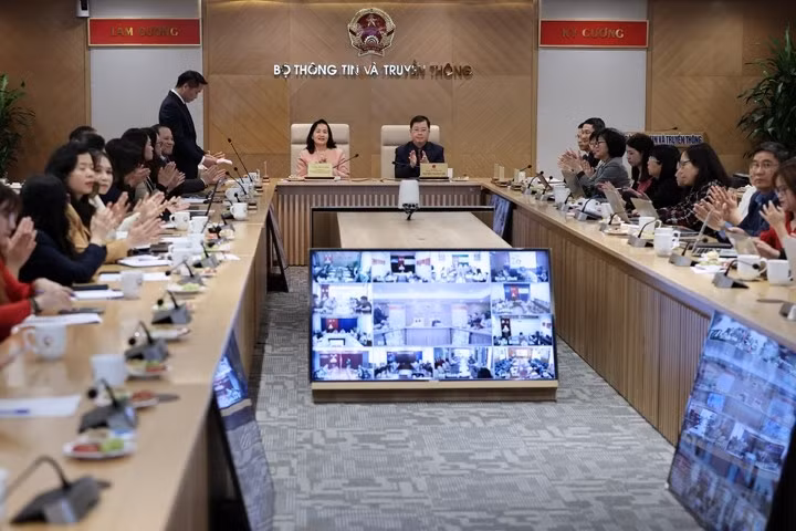 2024年“快乐越南” 摄影及短视频大赛启动仪式。（图片来源：dangcongsan.vn）