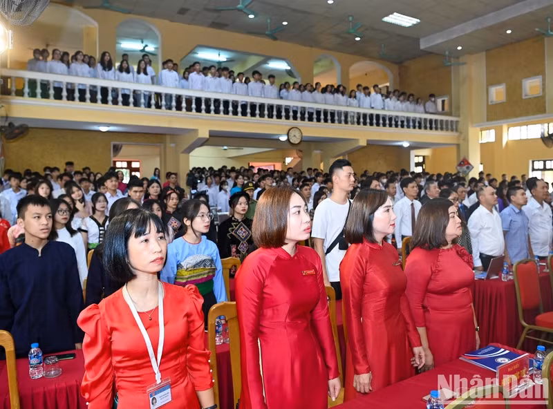 越南国会主席王廷惠出席T78友谊学校开学典礼【组图】 ảnh 4